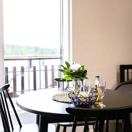 Lodge Helmiranta, Helmi Merenrannassa *